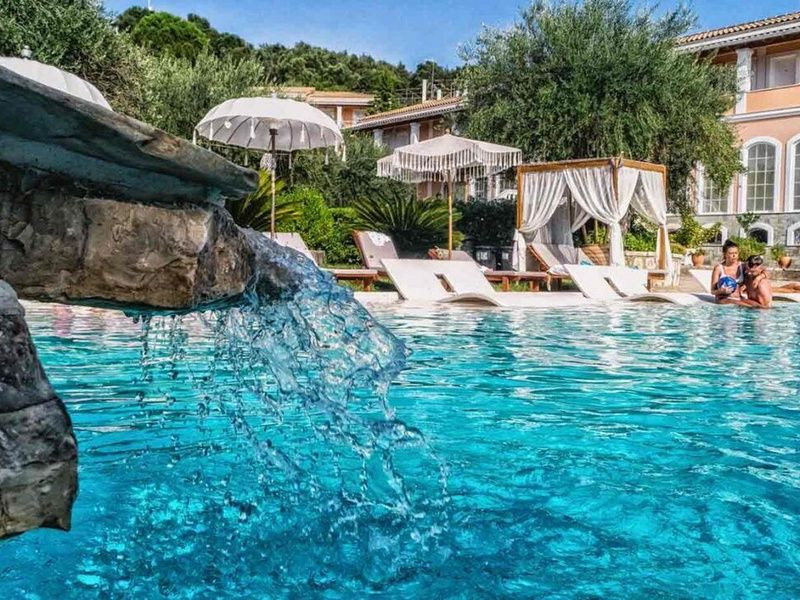 Hôtel Nefeli Hotel 3* pas cher