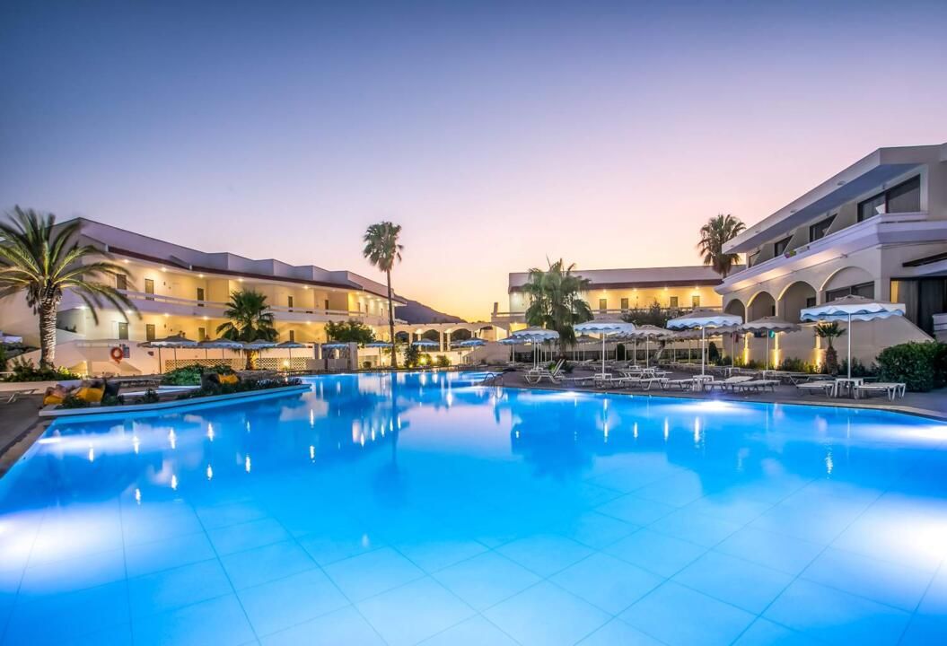 Hôtel Niriides Beach 4* pas cher photo 2