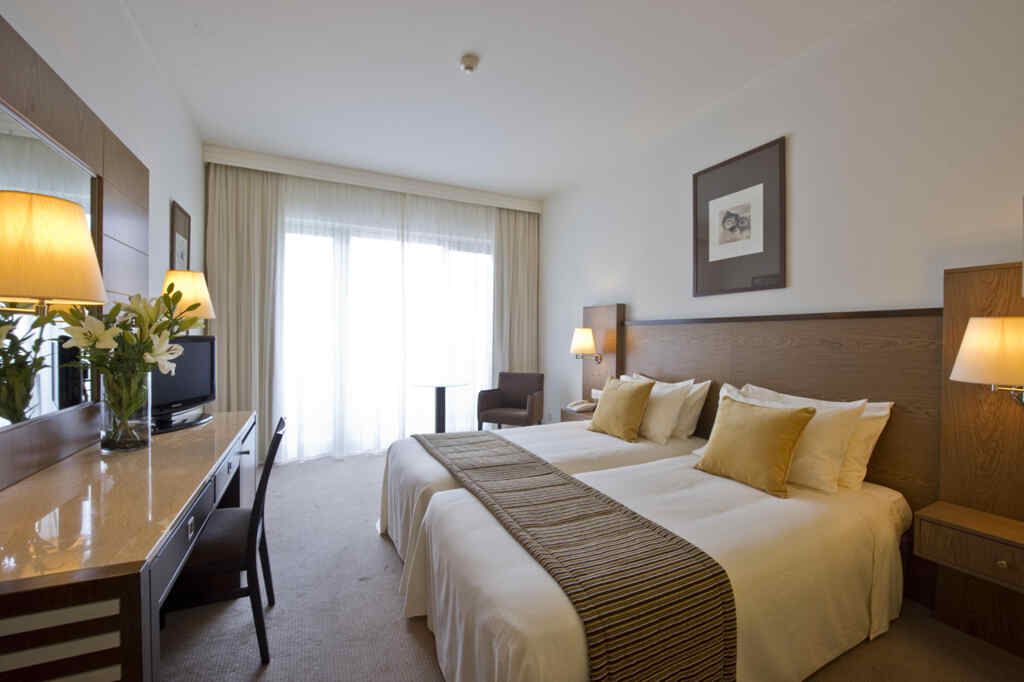 Hôtel Méditerranean Beach 4* pas cher photo 3