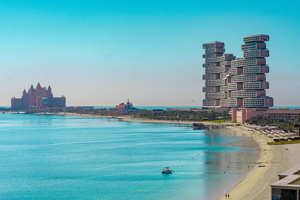 C Central Hotel et Resort The Palm 5* pas cher photo 1