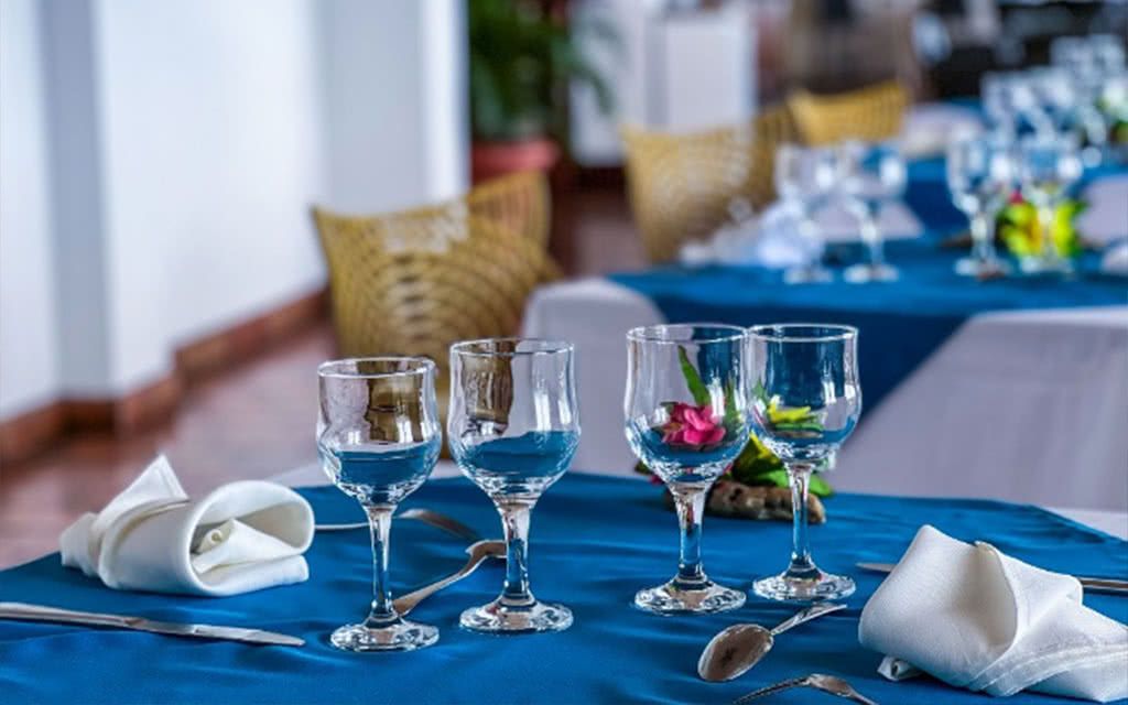 Hôtel Auberge De La Vieille Tour - Offre spéciale Noces - Location de voiture incluse 4* pas cher photo 1