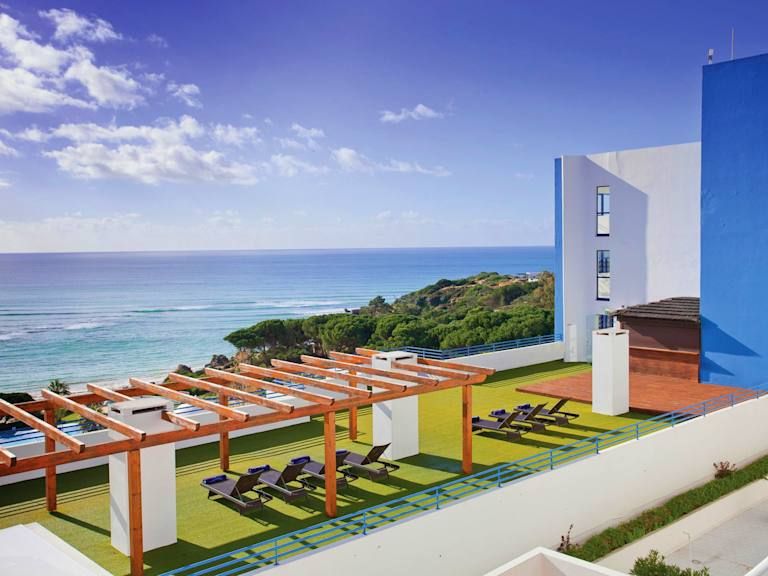 Appart'hôtel Grand Muthu Oura View Beach Club - 5* pas cher photo 17