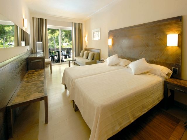 Hôtel Beachclub Font de Sa Cala 4* pas cher photo 2