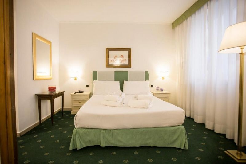 Napoleon 4* - Sans transfert pas cher photo 5