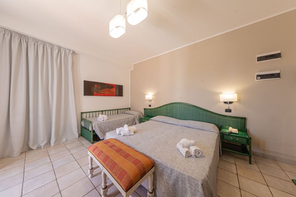 Hôtel Baia del Capitano 4* pas cher photo 71