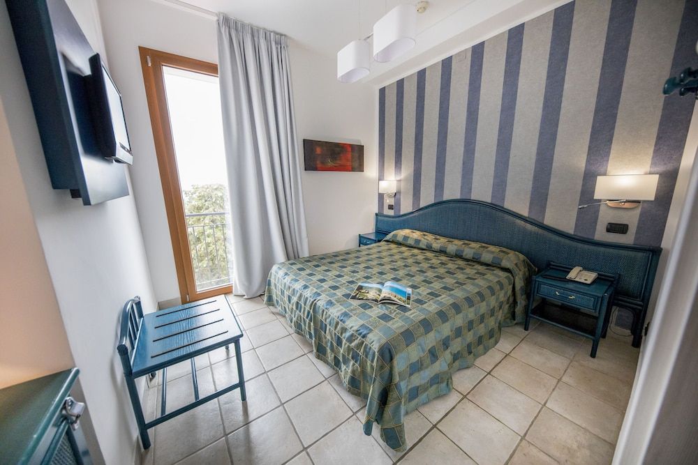 Hôtel Baia del Capitano 4* pas cher photo 86