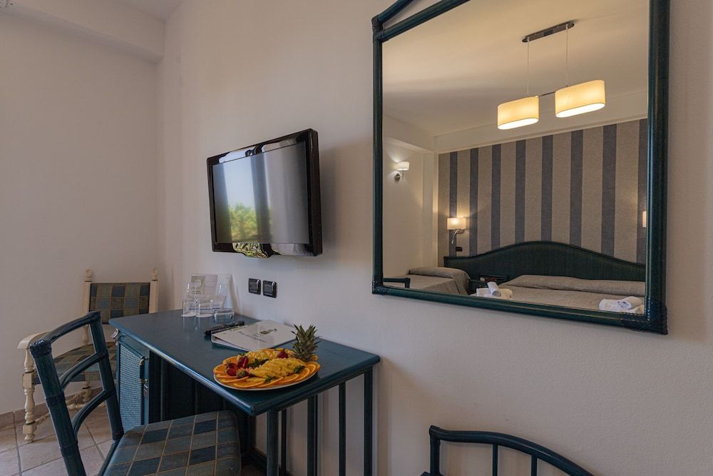 Hôtel Baia del Capitano 4* pas cher photo 98