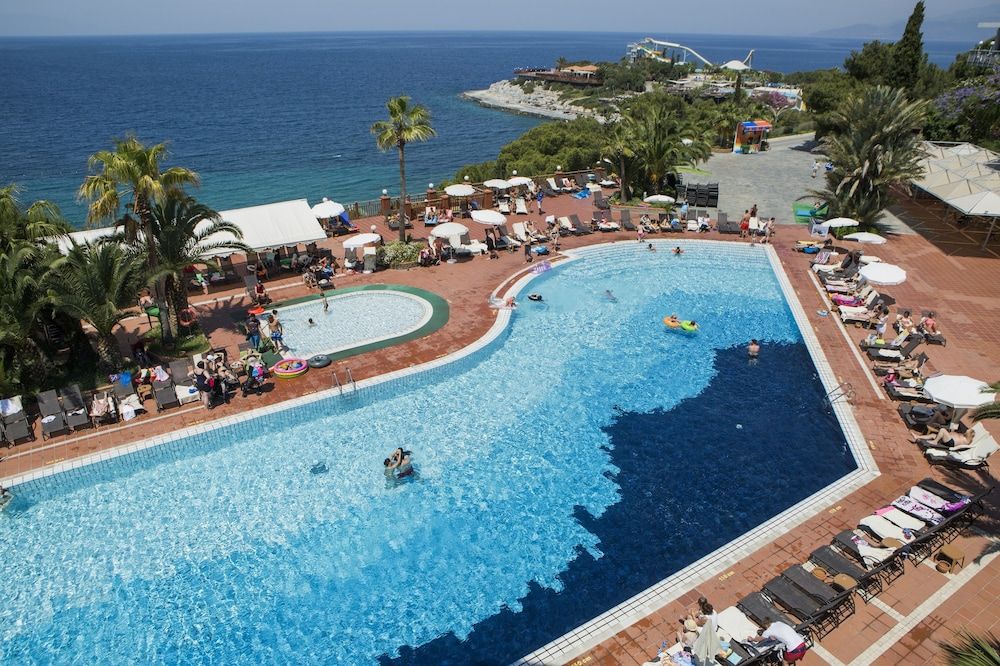 Hôtel Pine Bay Holiday Resort 5* pas cher photo 3