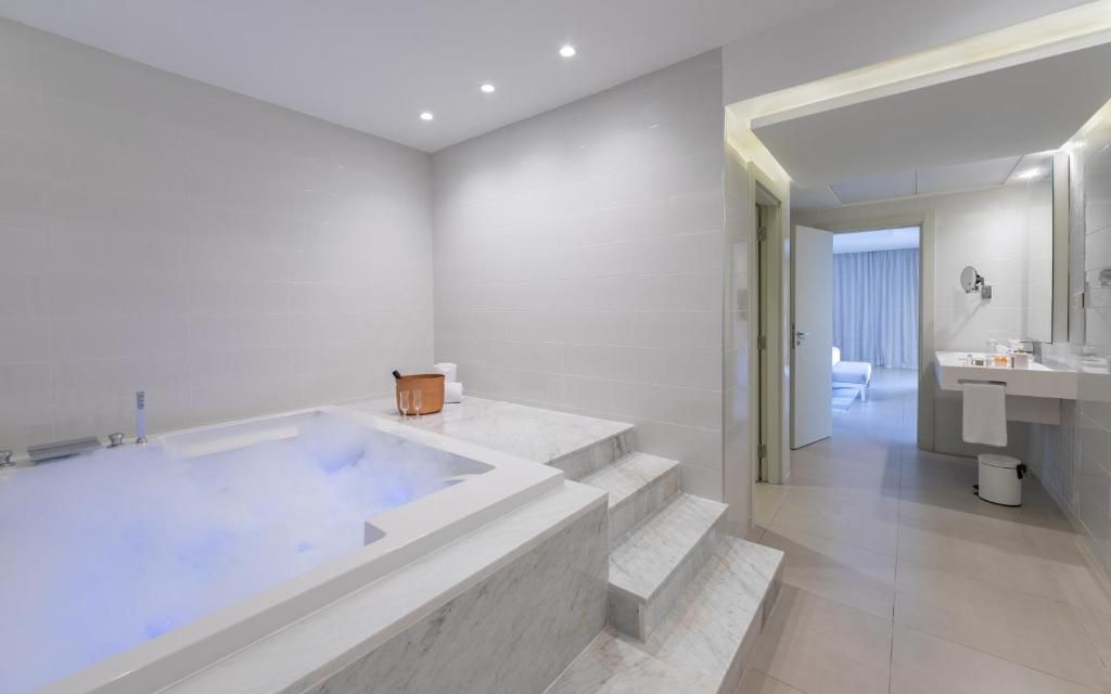 Hôtel Royal Azur Thalassa 5* pas cher photo 2