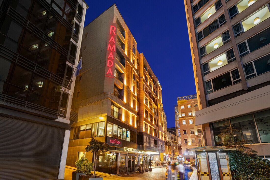 Hôtel Ramada By Wyndham Istanbul Pera 4* pas cher photo 2