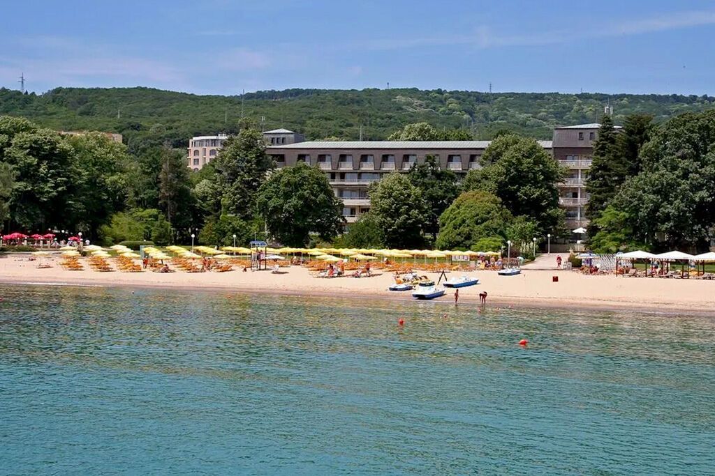 Hôtel HVD Lotos 4* pas cher