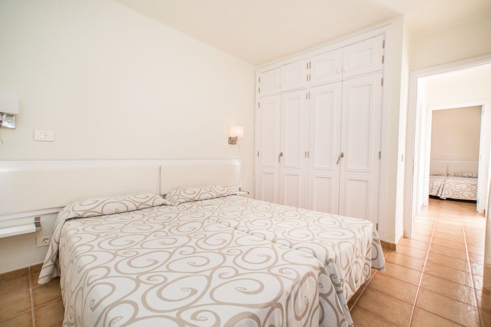 Apartamentos LIVVO Las Gaviotas 3* pas cher