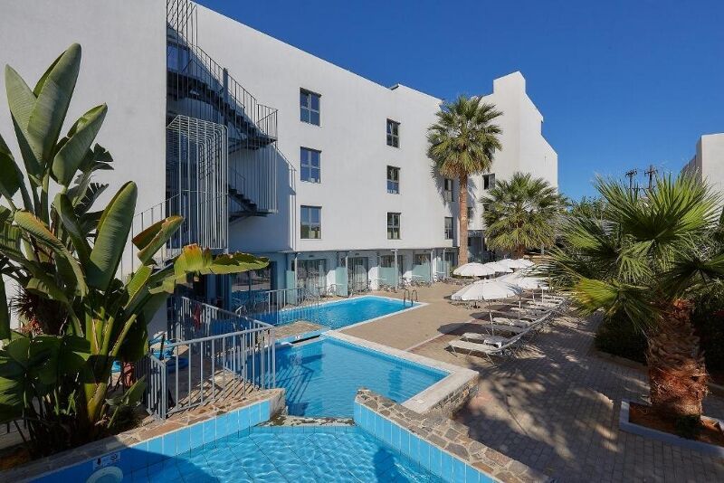 Pollis Hotel 4* pas cher photo 2