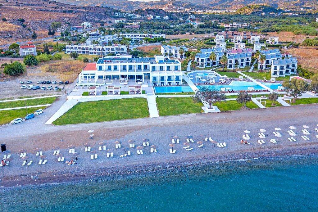 Kamari Plus Hôtel 4* pas cher
