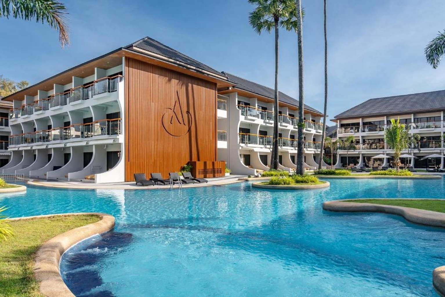 Hôtel Amora Beach Resort Phuket 5* pas cher photo 1