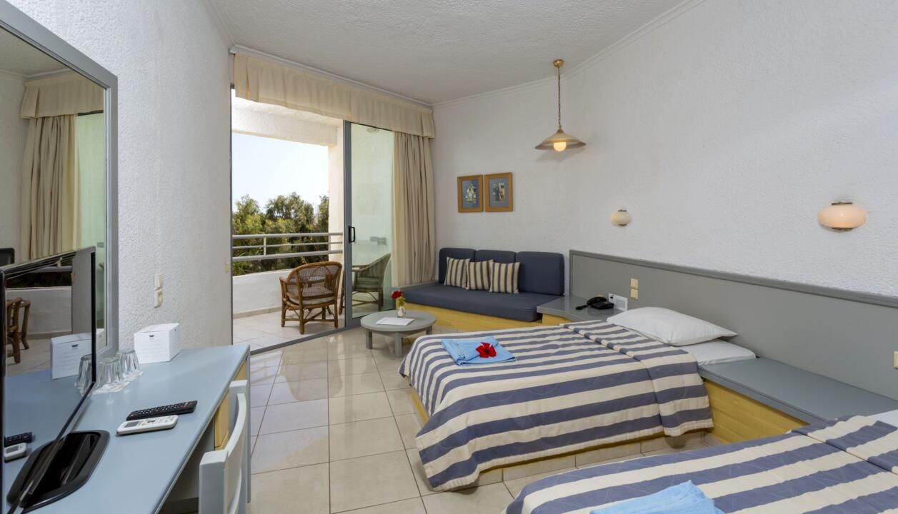 Hôtel Mon French Club Dolphin Bay 4* pas cher photo 3