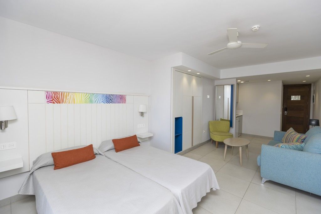 LIVVO Veril Playa Hôtel et Suites 3* pas cher photo 2