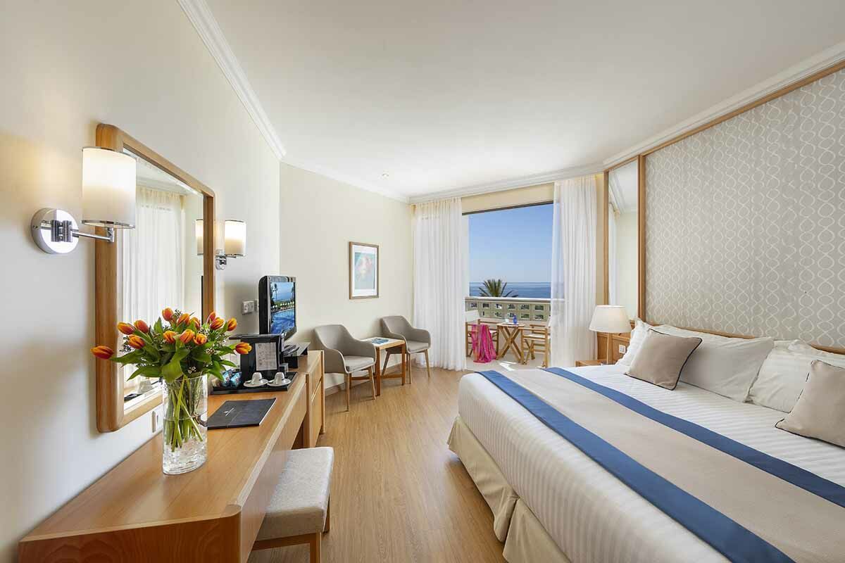Athena Beach 4* sup - arrivée Paphos pas cher photo 1