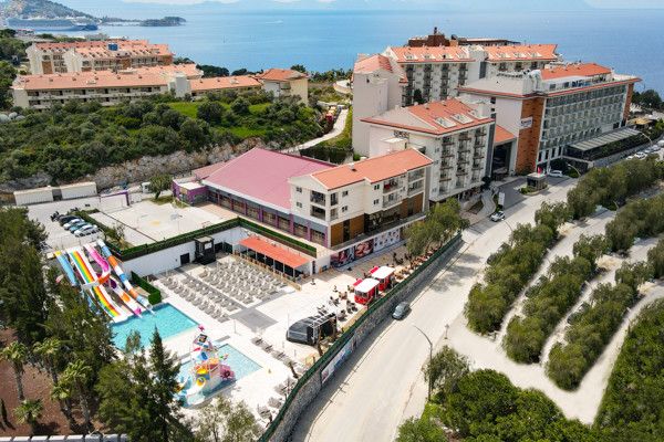 Hôtel Ramada Hotel & Suites by Wyndham Kusadasi 4* pas cher