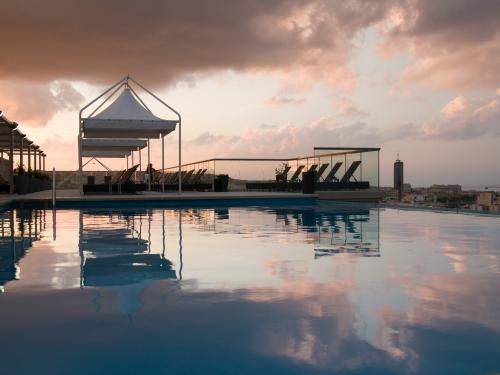 Hôtel The Palace 5* pas cher photo 1