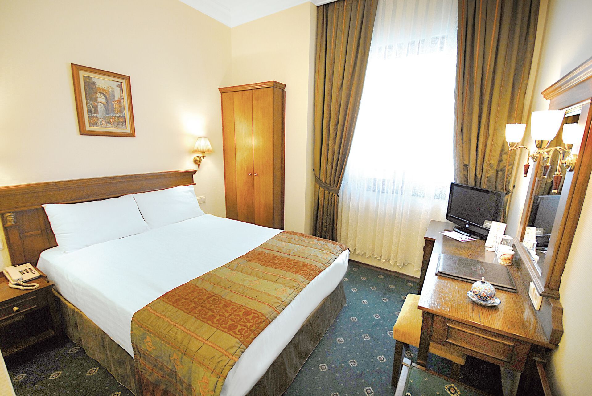 Golden Crown - 3* pas cher photo 4