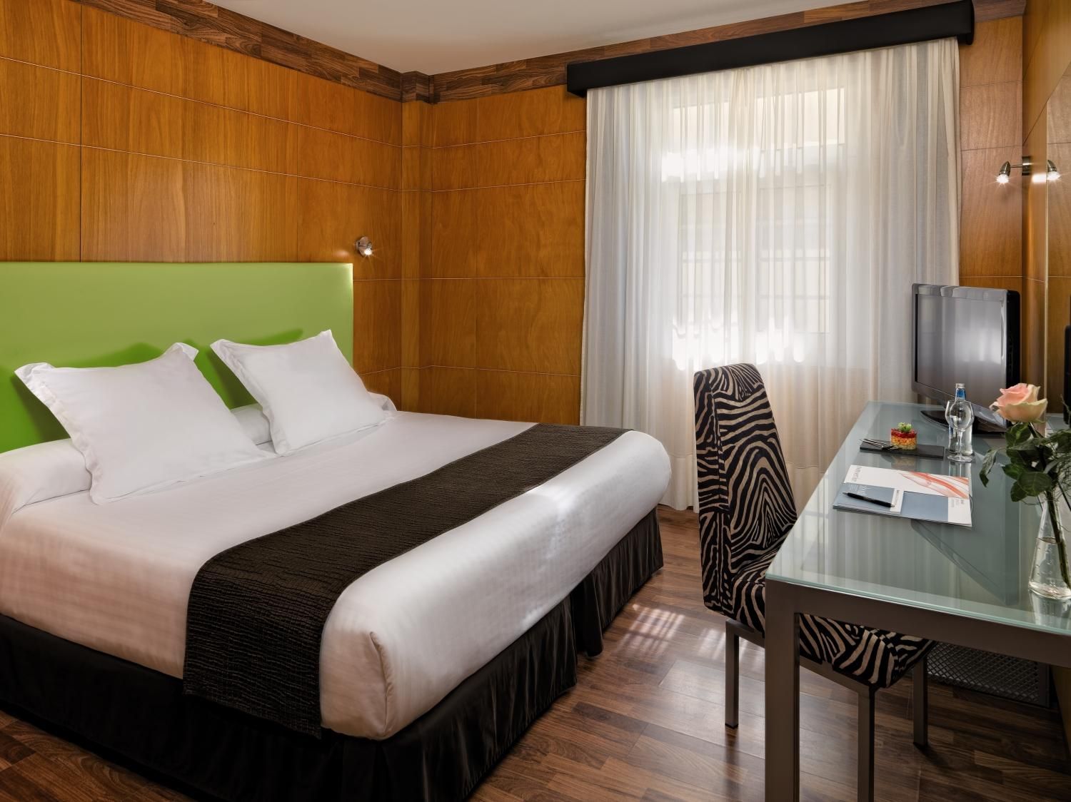 Barceló Santa Cruz Hôtel Contemporaneo - 3* pas cher photo 1