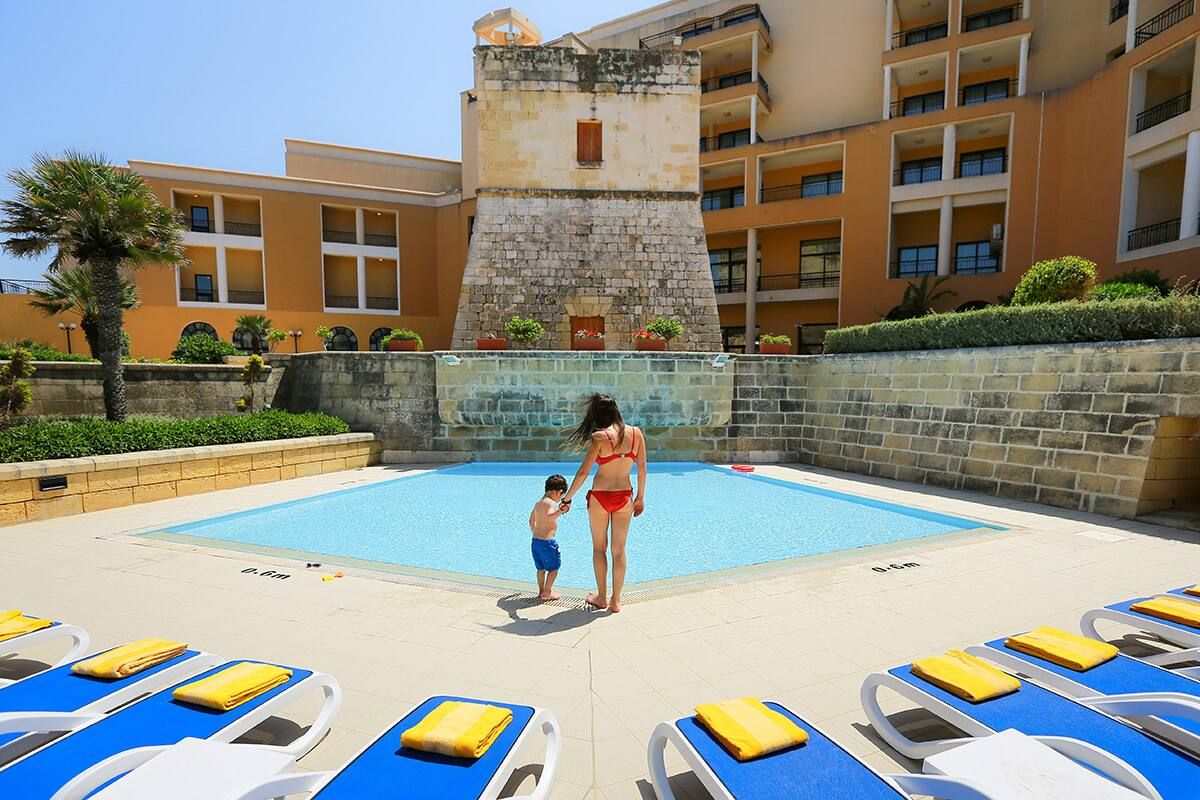 Hôtel Corinthia St George's Bay pas cher photo 1