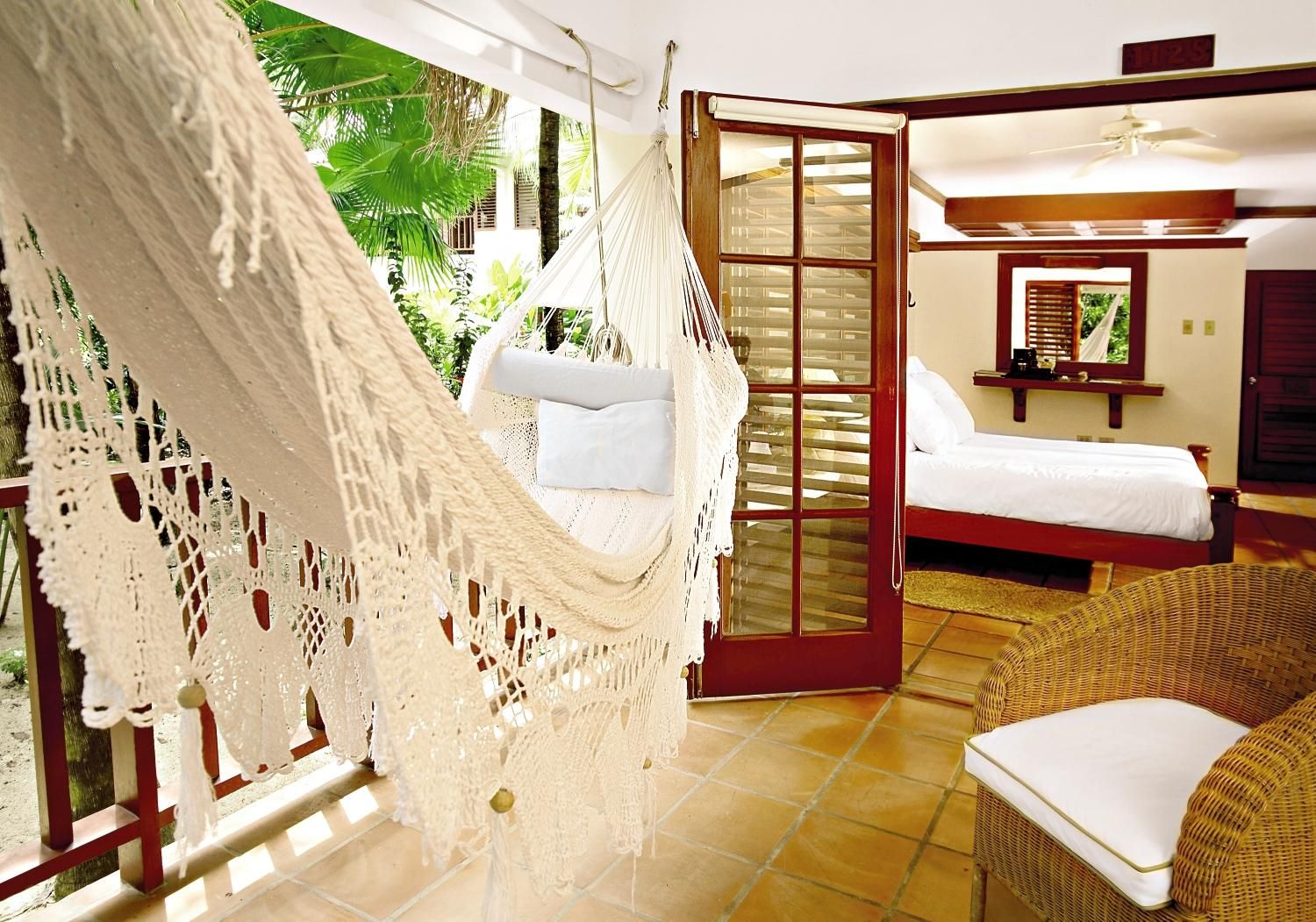 Couples Swept Away 5* pas cher photo 7