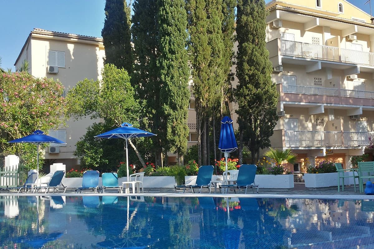 Hôtel Ipsos Beach pas cher photo 1