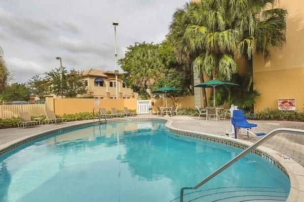 Hôtel La Quinta Inn & Suites Miami Lakes 3* pas cher photo 1